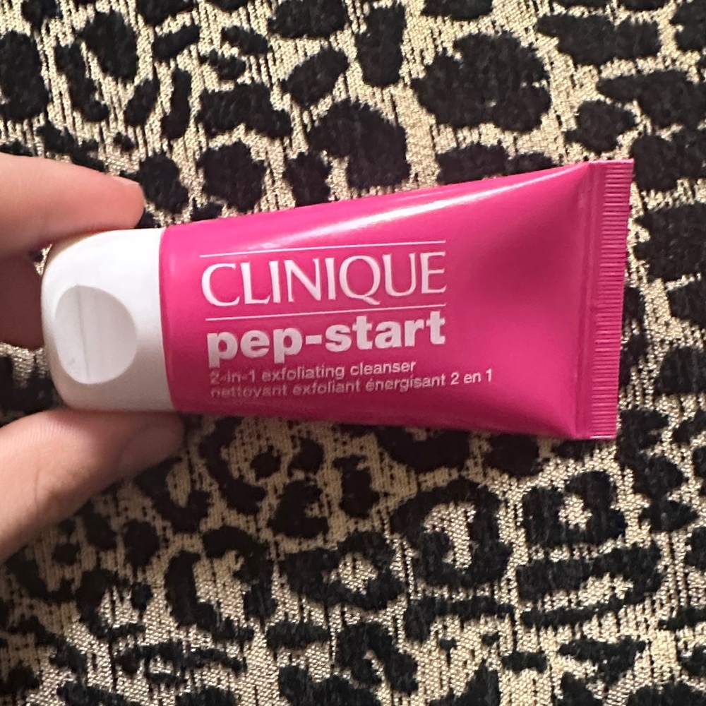 Clinique Pep-Start 2-in-1 exfoliating Cleanser Brand New No Box